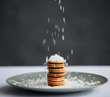 Struggling to find a desiccated coconut product? Learn how to make desiccated coconut on your own with Sari Coconut!