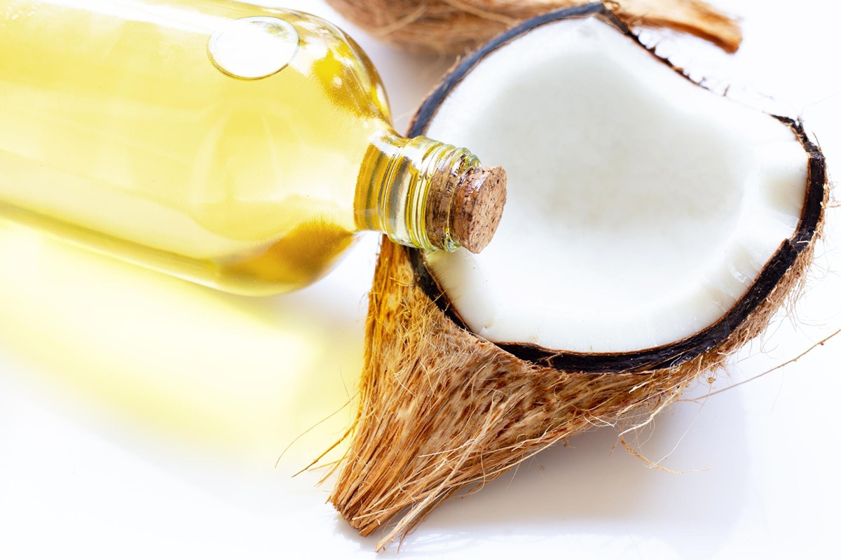 A Guide for Manufacturers to Buy RBD Coconut Oil in Bulk