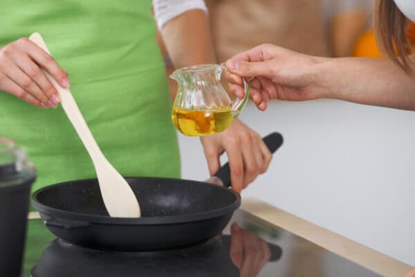 Know the Pros and Cons of Cooking with RBD Coconut Oil Know the Pros and Cons of Cooking with RBD Coconut Oil